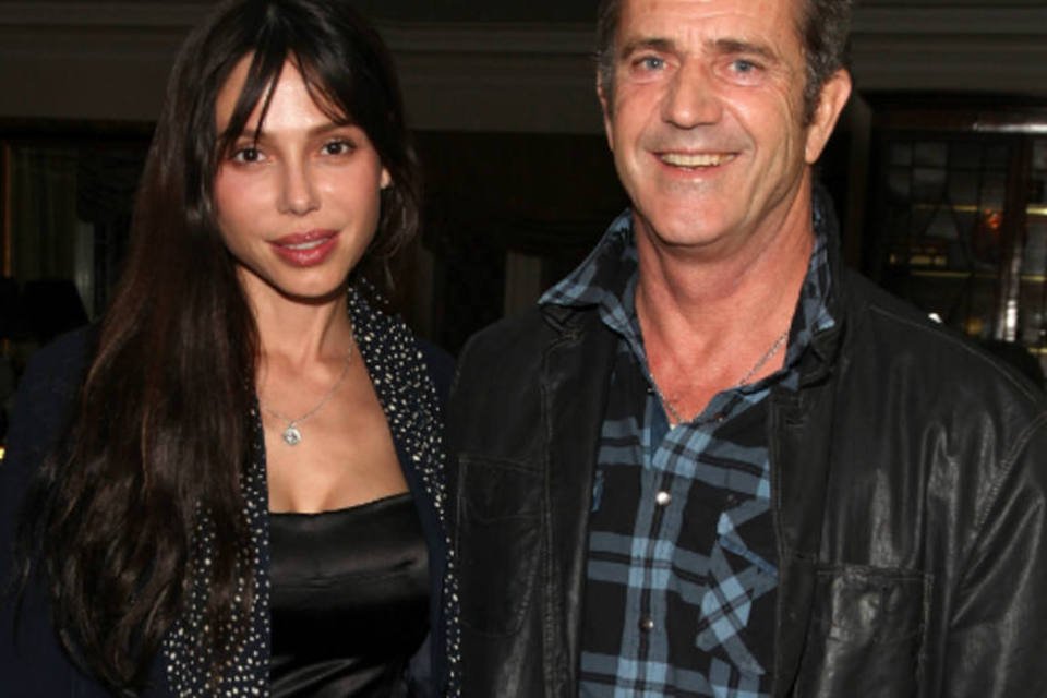 Mel Gibson faz acordo de US$750 mil com ex-namorada