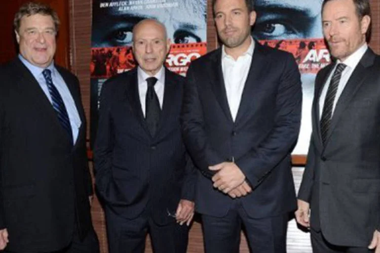 John Goodman, Alan Arkin, Ben Affleck e Cryan Cranston, na exibição de "Argo" em Nova York: "Quando vi o roteiro, eu não podia acreditar que ele era tão bom", disse Ben Affleck (©AFP/GETTY IMAGES / jason kempin)