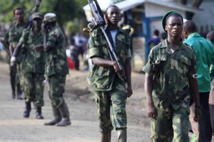 
	Membros do M23, na Rep&uacute;blica Democr&aacute;tica do Congo: a RDC est&aacute; ainda imersa em um fr&aacute;gil processo de paz ap&oacute;s a segunda guerra do Congo (1998-2003)
 (REUTERS)
