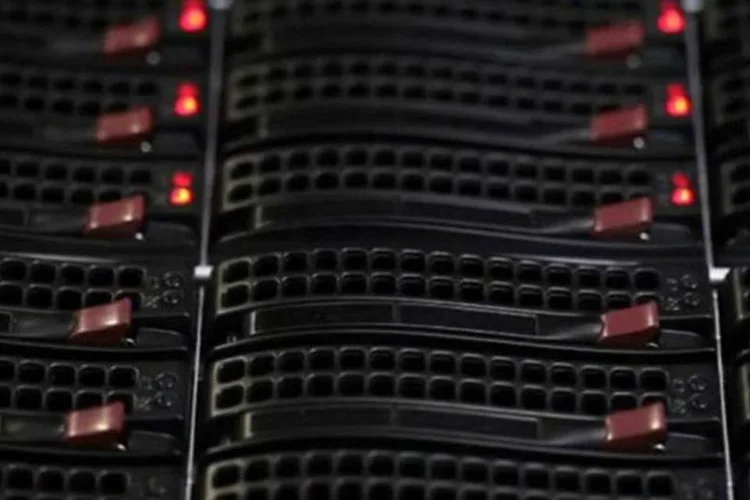 A HMC utiliza 90% menos espaço do que as atuais memórias RDIMM (Reprodução)
