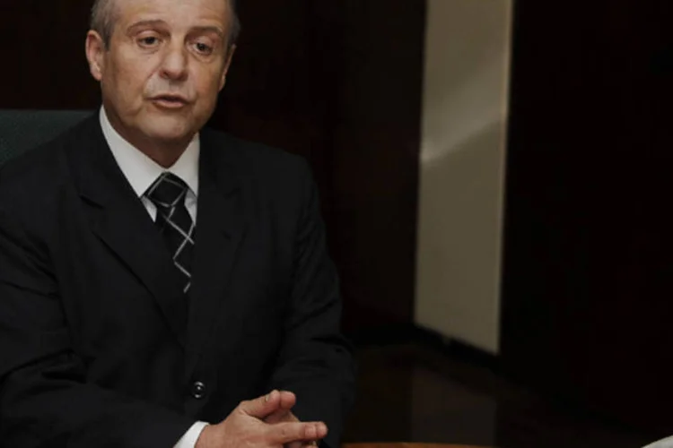 
	O ministro da Agricultura, Mendes Ribeiro:&nbsp;Mendes Ribeiro afirmou que seu minist&eacute;rio &eacute; alvo do interesse de outros partidos porque &quot;n&atilde;o &eacute; qualquer minist&eacute;rio&quot;.
 (Wilson Dias/ABr)