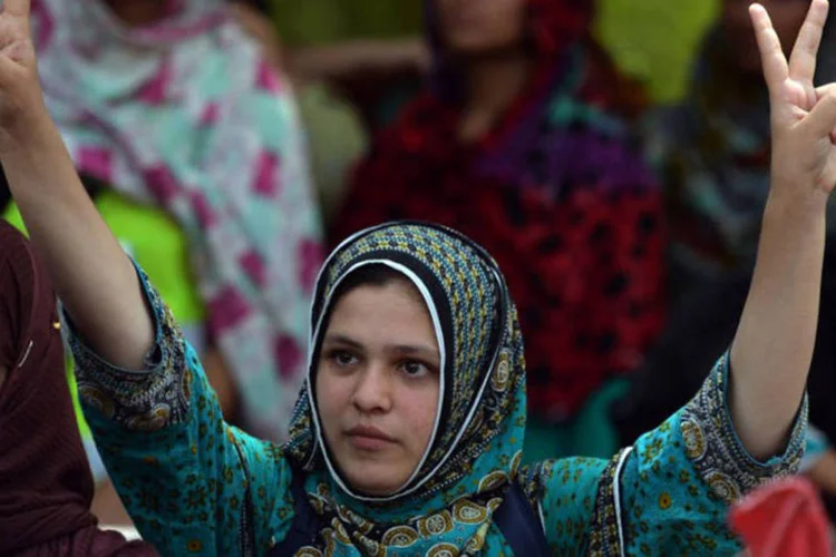 
	Direitos das mulheres: o governo criar&aacute; uma linha telef&ocirc;nica gratuita para as mulheres, assim como centros de prote&ccedil;&atilde;o e abrigo
 (Aamir Qureshi / AFP)