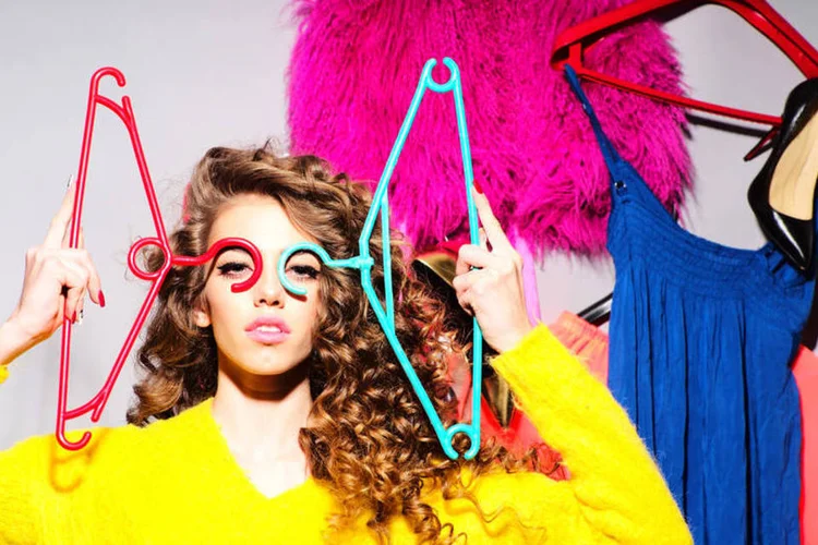 Para 16% dos entrevistados, pessoas arrogantes usam amarelo (ThinkStock)