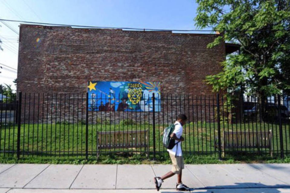 Menino de sete anos leva arma para escola em Nova York
