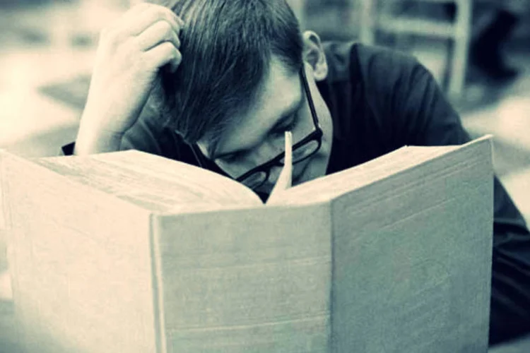 
	Livros: usar material n&atilde;o espec&iacute;fico para concursos &eacute; perda de tempo
 (Getty Images)
