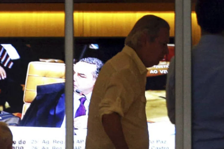 
	Jos&eacute; Dirceu: o advogado de Dirceu dar&aacute; uma entrevista em Bras&iacute;lia assim que houver uma defini&ccedil;&atilde;o sobre a aceita&ccedil;&atilde;o ou n&atilde;o dos embargos infringentes
 (REUTERS/Paulo Whitaker)