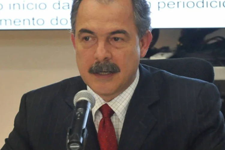
	Aloizio Mercadante: o ministro da Educa&ccedil;&atilde;o descartou qualquer possibilidade de cancelar o exame parcial ou totalmente
 (Yara Aquino)