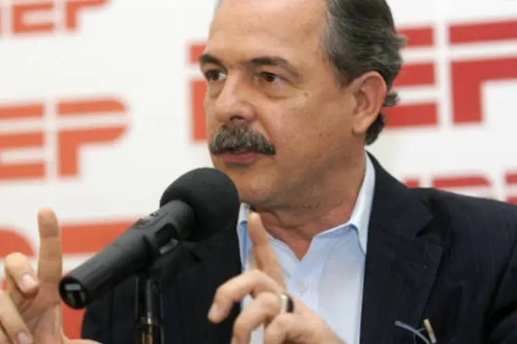Aloizio Mercadante: a delação revela que o governo foi procurado diversas vezes para obter informações sobre vazamento de investigações e tentar interferências na Justiça (Wilson Dias/Agência Brasil)
