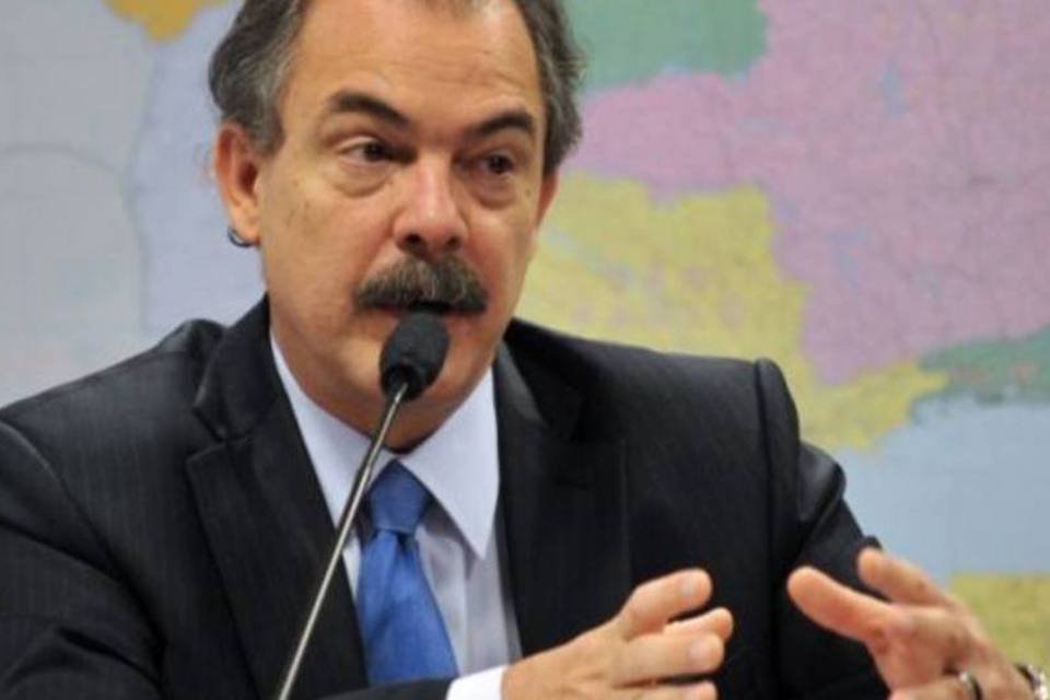Aloizio Mercadante defendeu a atuação do governo no câmbio (Antonio Cruz/ABr)