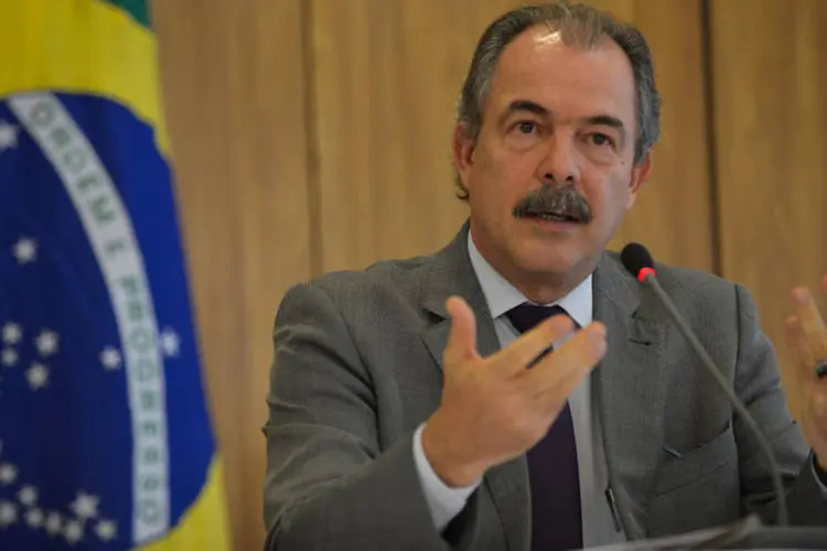 
	Aloizio Mercadante: ao anunciar o valor hoje, o ministro ressaltou que a pasta apenas cumpre a lei vigente
 (Fabio Rodrigues Pozzebom/Agência Brasil)