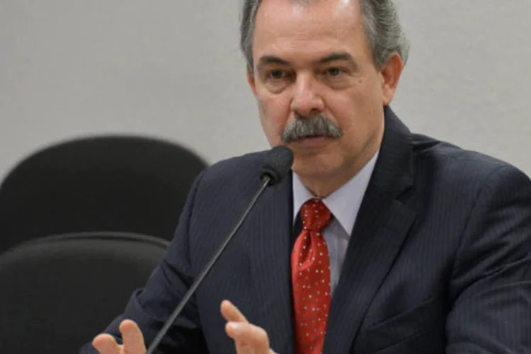 
	Ministro da Educa&ccedil;&atilde;o: Mercadante tamb&eacute;m destacou que as universidades p&uacute;blicas continuam com desempenho melhor no Enade do que as institui&ccedil;&otilde;es privadas
 (Wilson Dias/ABr)