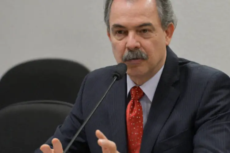 
	Aloizio Mercadante: segundo ministro, o piso teve um reajuste de 64% nos &uacute;ltimos anos
 (Wilson Dias/ABr)