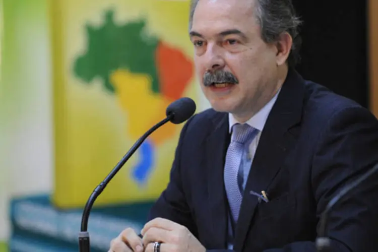 O ministro da Educação, Aloizio Mercadante: ele disse que o debate sobre a destinação dos recursos do petróleo para a educação deve estar na pauta das conferências (Wilson Dias/ABr)