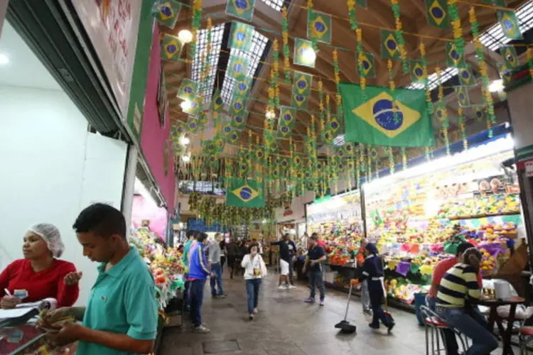Bandeiras do Brasil decoram o Mercado Municipal de São Paulo (Getty Images/Getty Images)