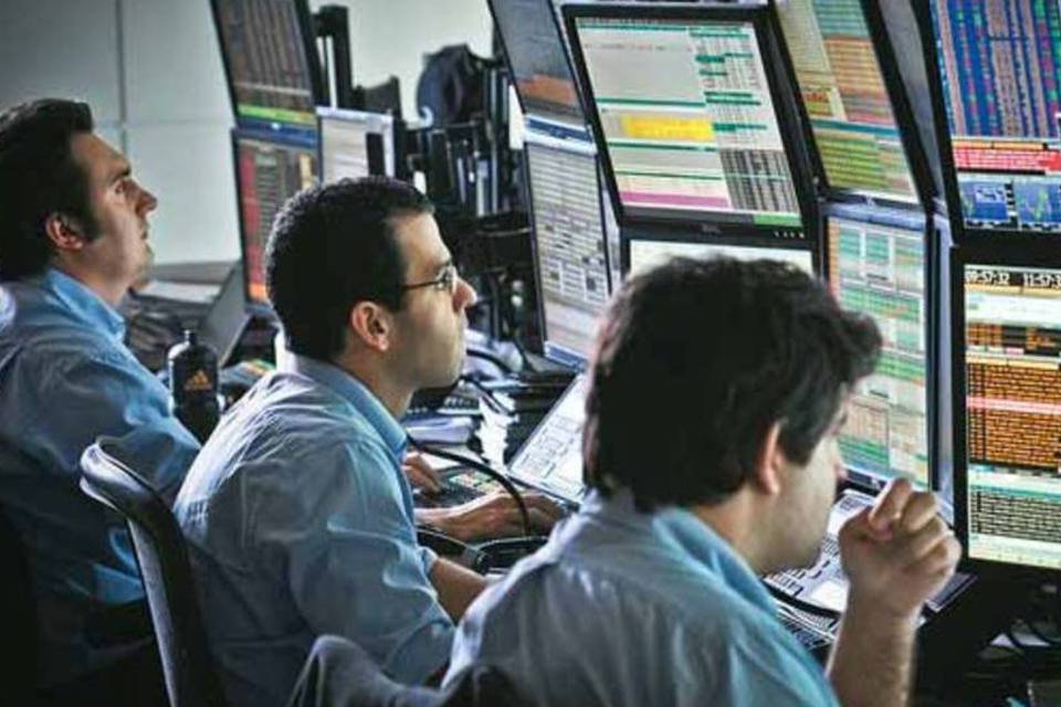 Estrangeiros tiram R$ 2,4 bi da Bovespa em outubro