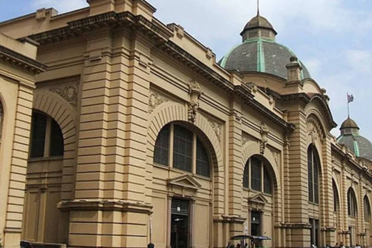 
	Mercado Municipal de S&atilde;o Paulo: velocidade da conex&atilde;o ser&aacute; de 512kb para download e upload e n&atilde;o &eacute; necess&aacute;rio fazer cadastro pr&eacute;vio do internauta para acessar
 (Dornicke/Wikimedia Commons)