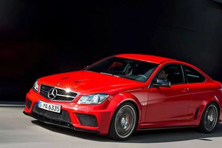 O modelo AMG Black Series começará a ser vendido no Brasil ainda no mês de junho (Divulgação)