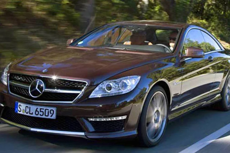 O sistema de visão noturna que equipa o Mercedes-Benz CL permite a identificação de obstáculos mesmo com pouquíssima luz  (Reprodução)