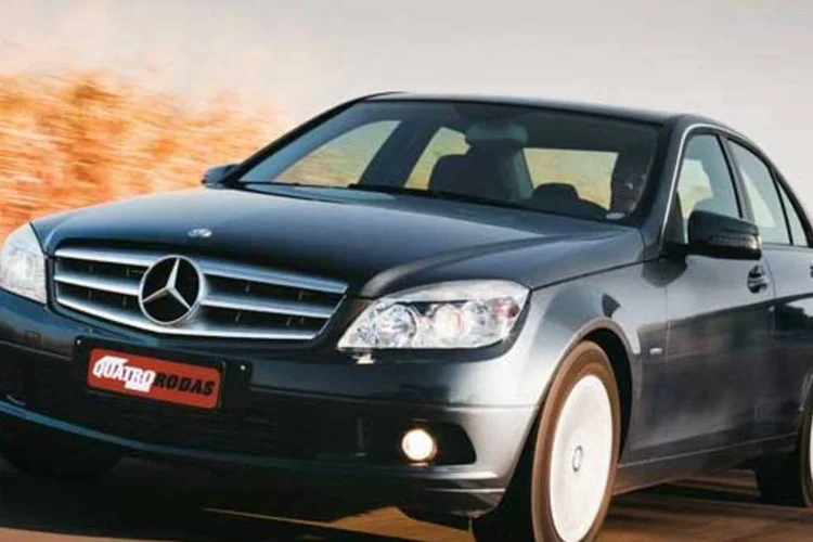 Mercedes Benz C 180: um dos modelos da linha mais popular no Brasil (Quatro Rodas)