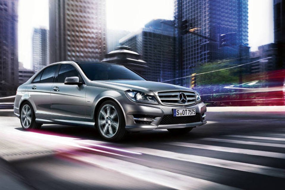 Mercedes supera Audi em vendas de carros de luxo
