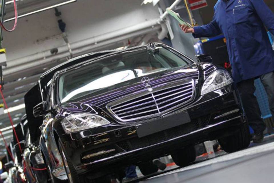 Mercedes vê produção recorde com fábricas a todo vapor
