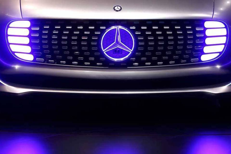 Mercedes-Benz investe R$ 600 mi e inaugura fábrica em SP