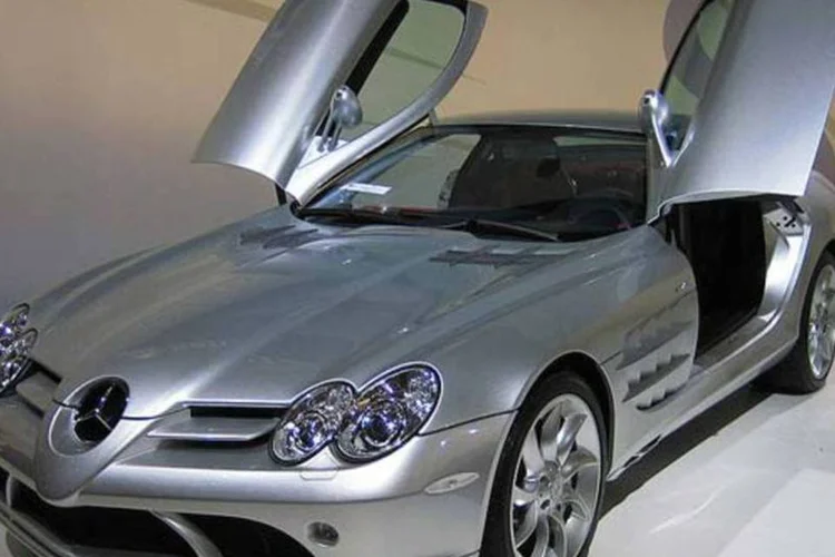 1. Mercedes Benz SLR McLaren Roadster 2009 (Gert R./Wikimedia Commons)
