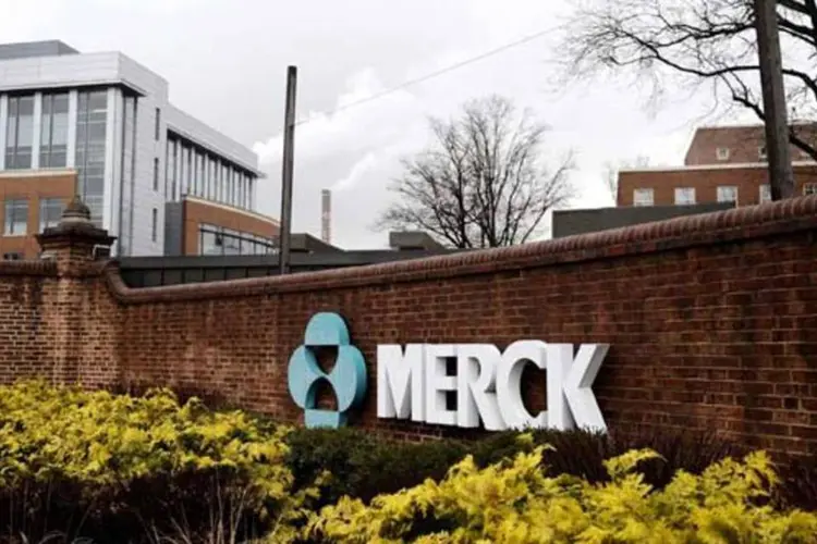 
	Foto do campus da Merck em Linden, Nova Jersey: a Merck tamb&eacute;m afinou sua proje&ccedil;&atilde;o de ganhos para o ano
 (Jeff Zelevansky/Reuters)