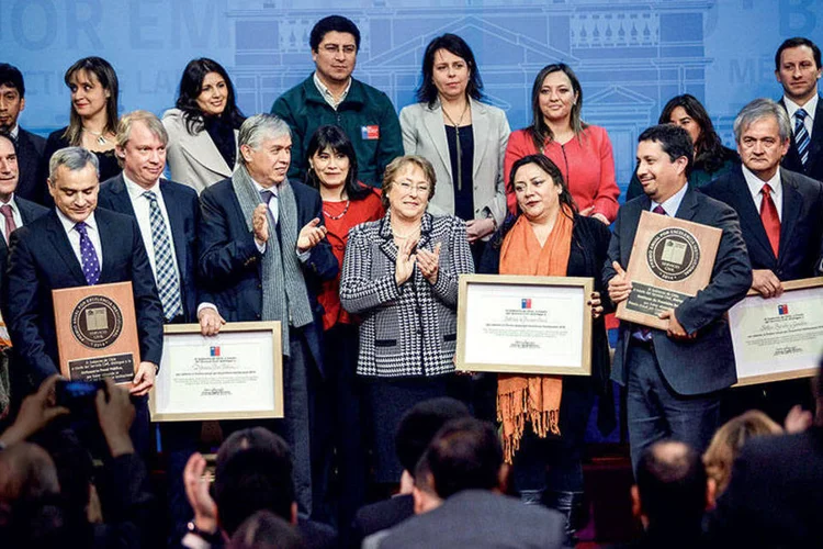 
	M&eacute;rito &agrave; chilena: a presidente Michelle Bachelet premia gestores p&uacute;blicos profissionais
 (Divulgação/Exame)