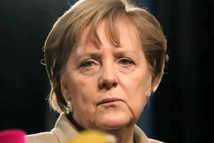 Merkel defendeu a ajuda concedida aos países da Eurozona que passam por dificuldades, mas não acredita em recuperação a curto prazo (Andreas Rentz/Getty Images)