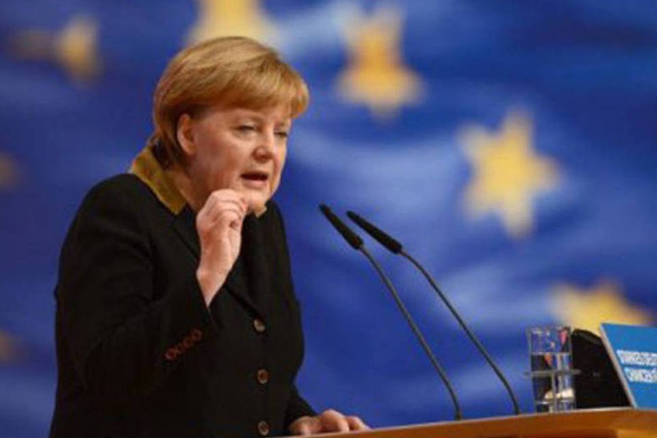 Merkel nega ter aconselhado Espanha a não pedir resgate
