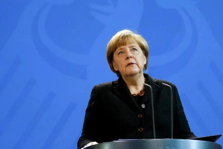 
	Angela Merkel: &quot;Estamos dando um sinal de que somos mais fortes do que qualquer forma de terrorismo&quot;
 (REUTERS/Hannibal Hanschke)