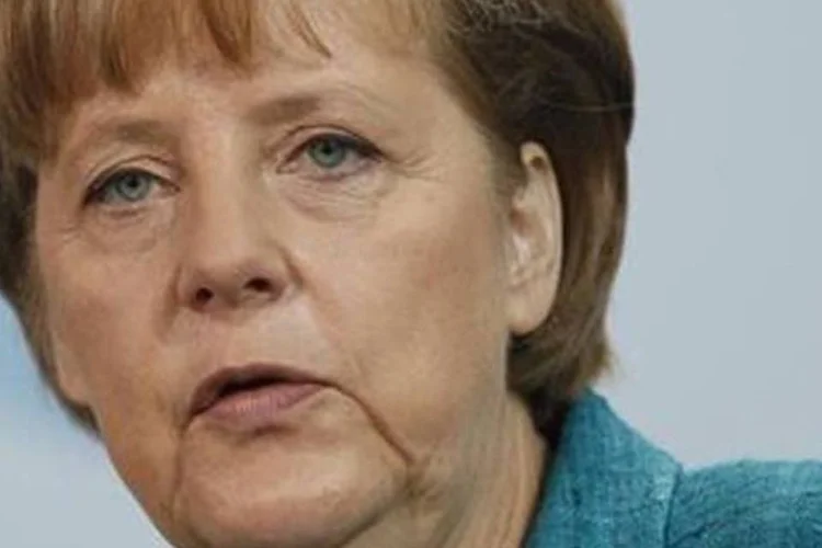 Merkel durante coletiva de imprensa após se reunir com o presidente paraguaio, Fernando Lugo, em Berlim (Thomas Peter/Reuters)