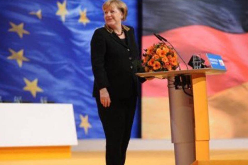 Merkel insiste em rejeitar eurobônus