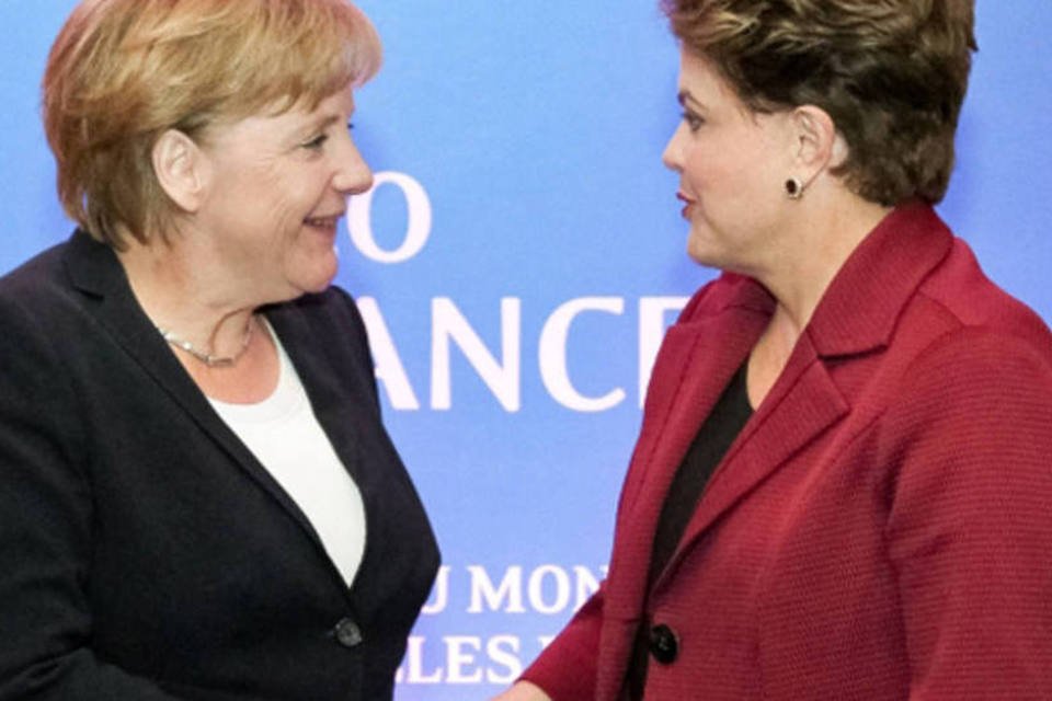 Dilma conversa com Angela Merkel sobre crise internacional