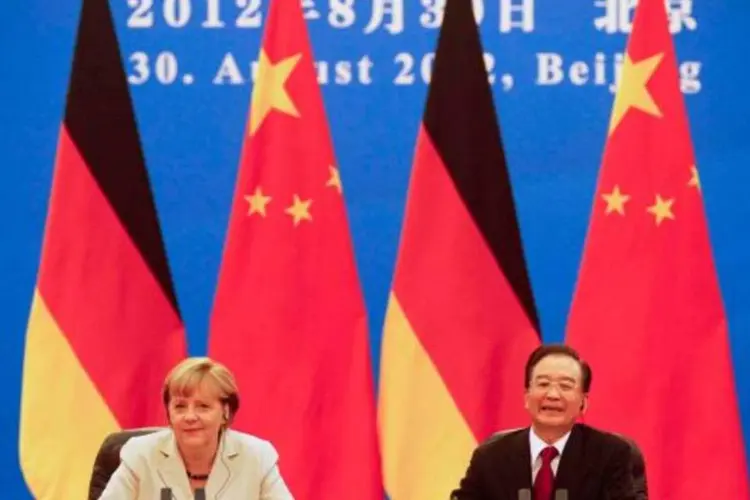 Angela Merkel reunida com Wen Jiabao em Pequim (Diego Azubel/Divulgação/Reuters)
