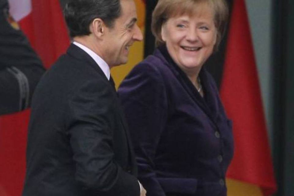 Merkel e Sarkozy se reúnem para discutir crescimento e emprego