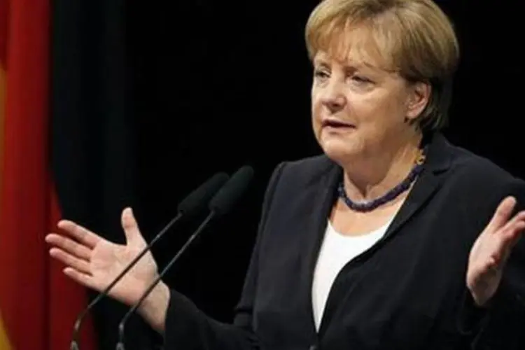 Angela Merkel fala durante cerimônia na cidade de Karlsruhe (Ralph Orlowski/Reuters)