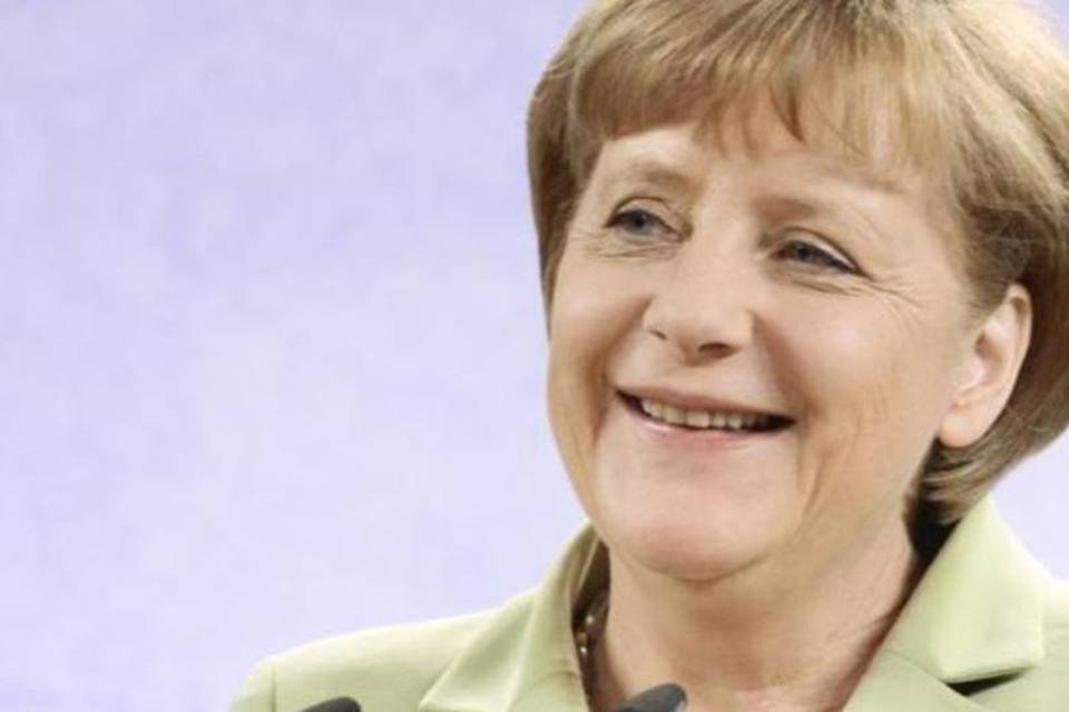 Merkel aprova salários maiores e pode apoiar ações