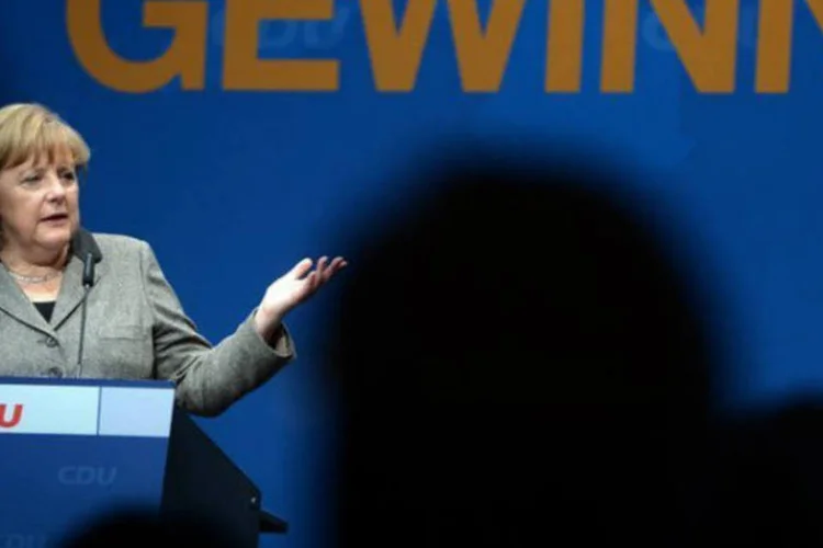 
	Membros da coaliz&atilde;o governista de Merkel t&ecirc;m demonstrado preocupa&ccedil;&atilde;o com a ideia do novo imposto e defendem que pequenos investidores sejam protegidos
 (©afp.com / Patrik Stollarz)