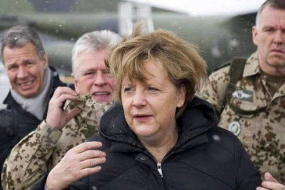 Merkel não tem certeza da retirada do Afeganistão em 2014