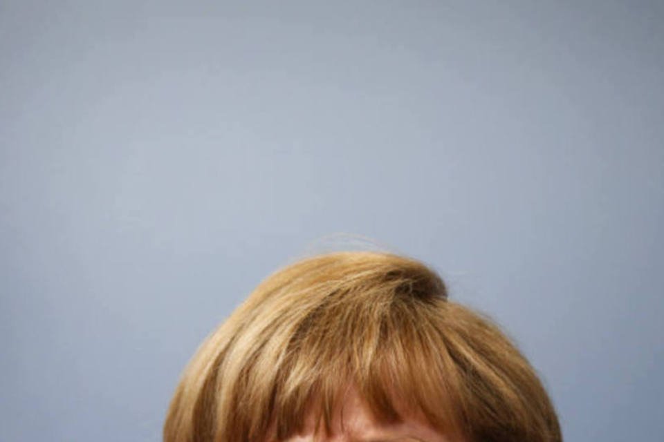 Angela Merkel descarta nova remissão da dívida para Grécia