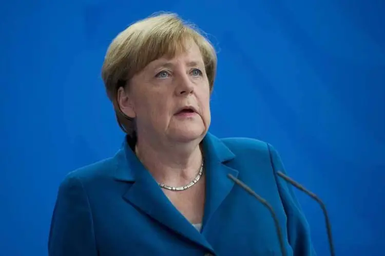 
	Angela Merkel: de acordo com a pesquisa, 50% dos entrevistados sentem medo quando est&atilde;o em multid&atilde;o
 (Stefanie Loos/Reuters)
