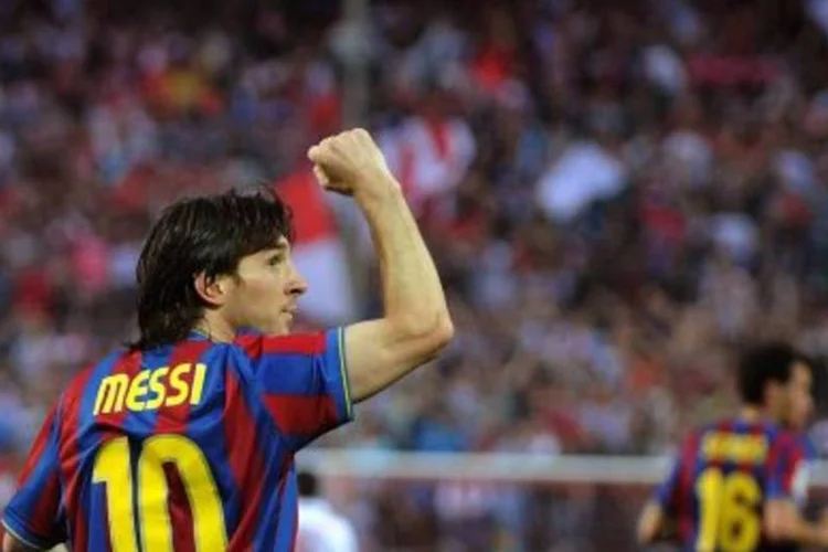 Camisa do jogador argentino com as cores do Barcelona poderá ajudar crianças na África (.)