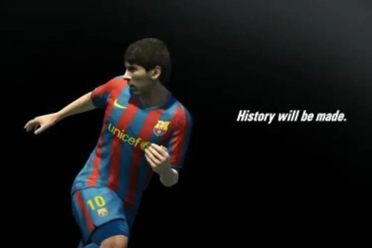 Apesar de não ter feito sequer um gol na Copa do Mundo, Lionel Messi volta a ser a estrela do PES (.)