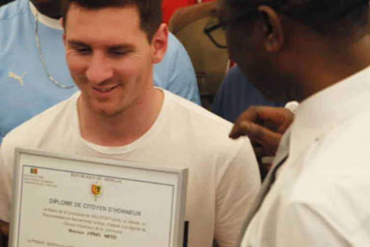 Messi anunciou que o plano de sua fundação é distribuir um milhão de mosquiteiros no Senegal, já que as mesmas são, por enquanto, "a prevenção mais eficaz contra as picadas do mosquito" (REUTERS/David Lewis)