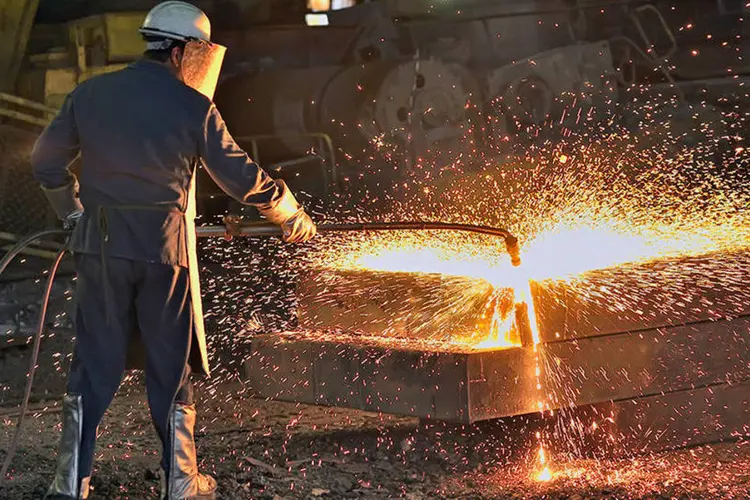 Metalurgia: com o aumento de custos de produção, os produtos da metalurgia também chegaram mais salgados a outros setores da indústria (mady70/Thinkstock)