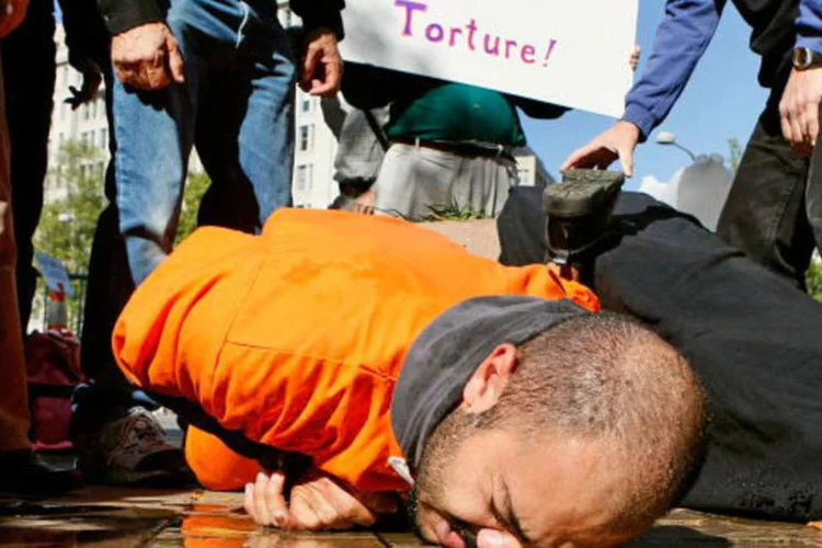 
	Tortura: a Acat tamb&eacute;m observou o desenvolvimento de um fen&ocirc;meno novo: a tortura usada contra os migrantes por grupos criminais com o objetivo de cobrar resgates
 (Getty Images)