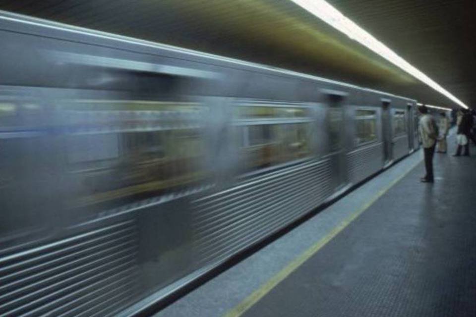 Metroviários fazem greve em cinco cidades