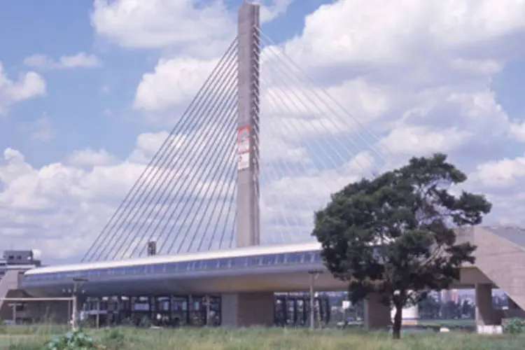 Estação Santo Amaro, da Linha 5 do metrô paulistano, em 2002, época de seu lançamento (.)